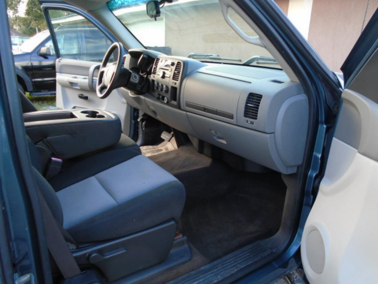 Chevrolet Silverado 1500 2WD Ext Cab 143.5" LS 2009