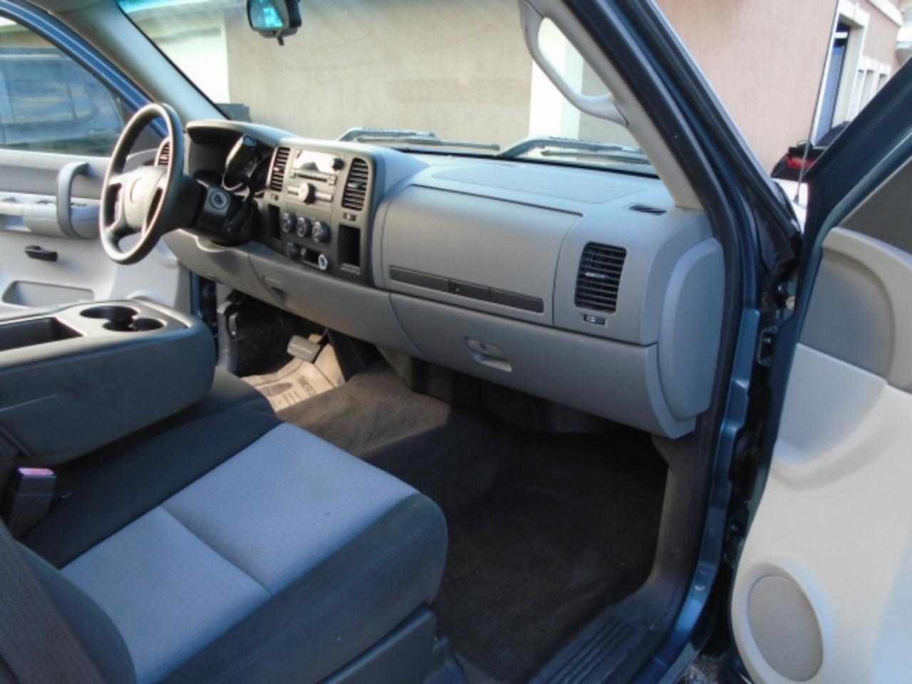 Chevrolet Silverado 1500 2WD Ext Cab 143.5" LS 2009
