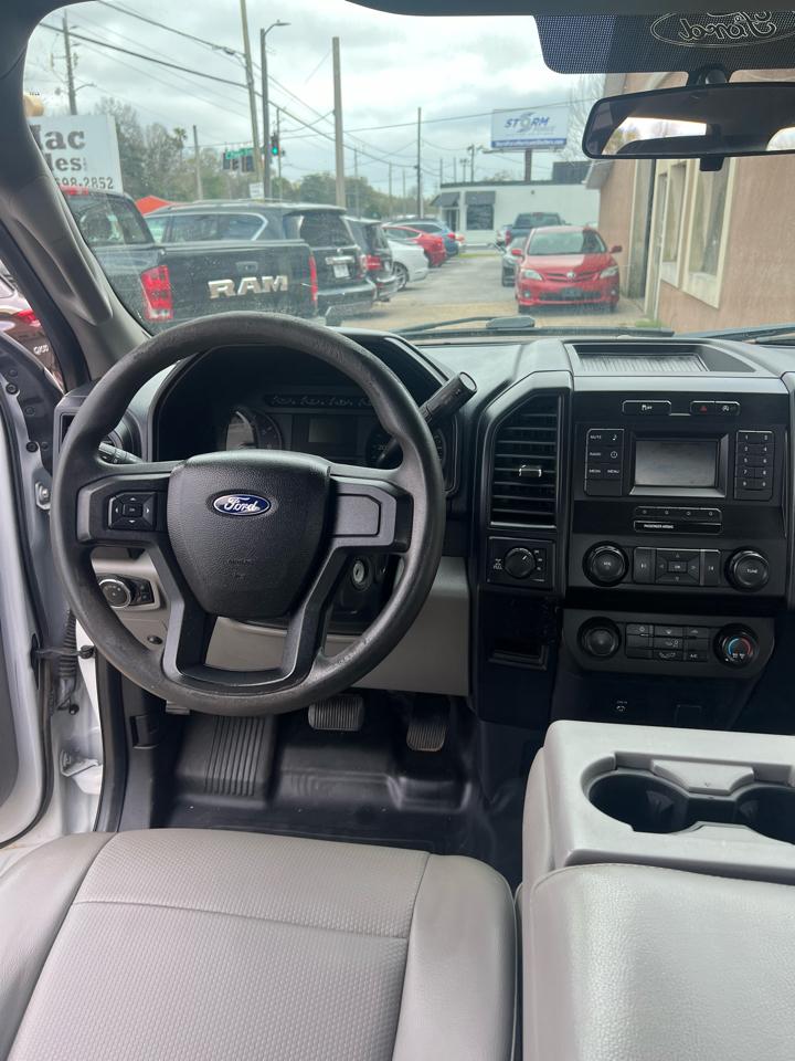 Ford F-150 4WD SuperCrew 139" XL 2017