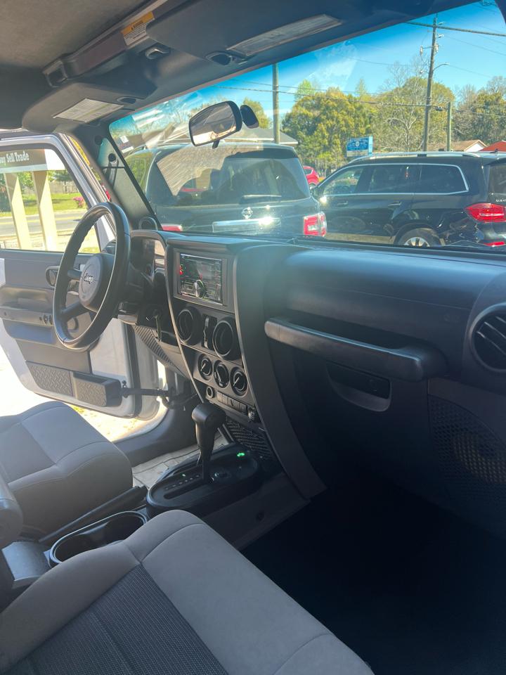 Jeep Wrangler Unlimited 4WD 4dr Sport 2010