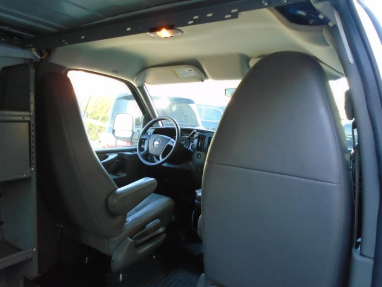 Chevrolet Express Cargo Van RWD 1500 135" 2014