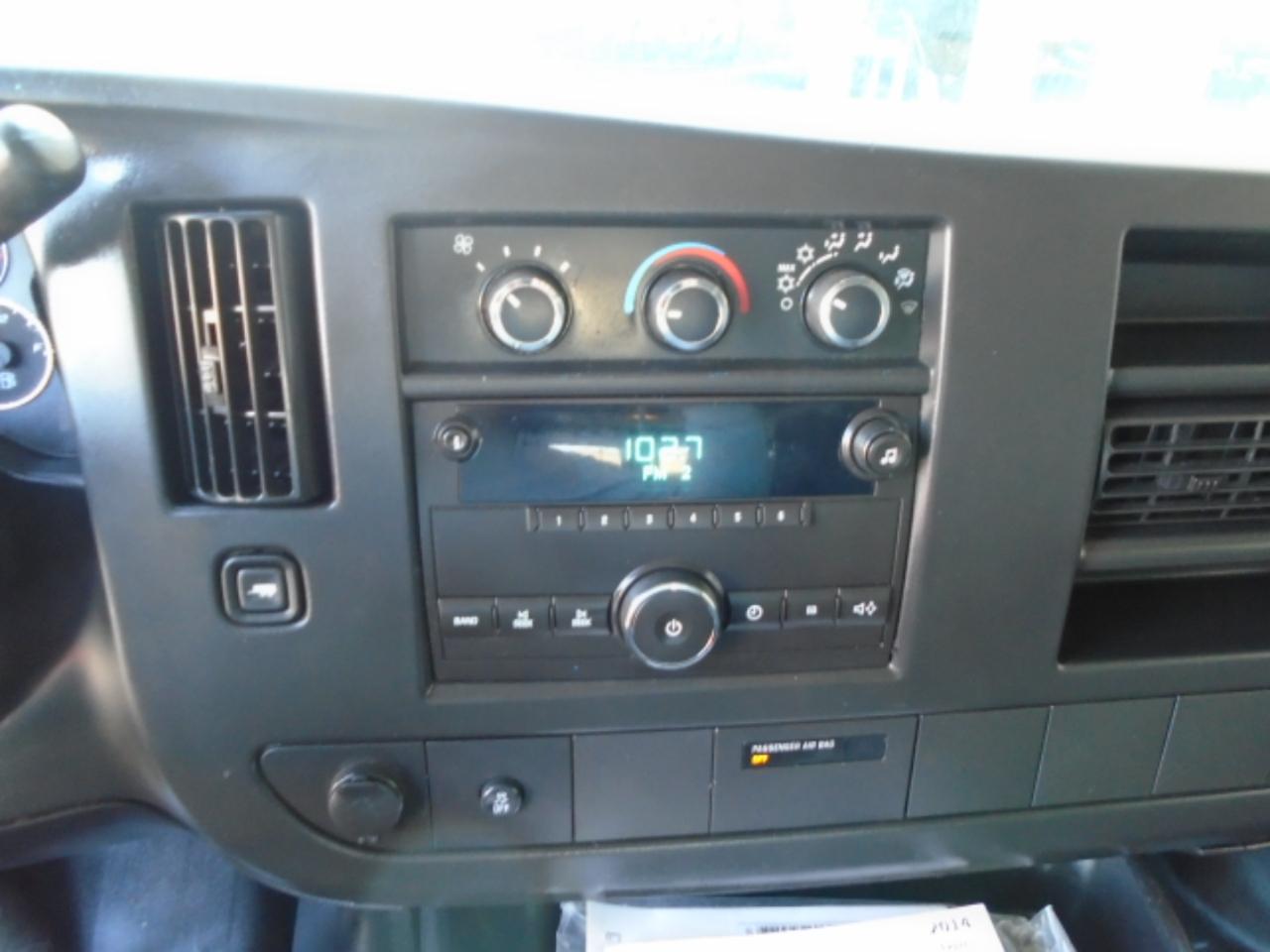 Chevrolet Express Cargo Van RWD 1500 135" 2014