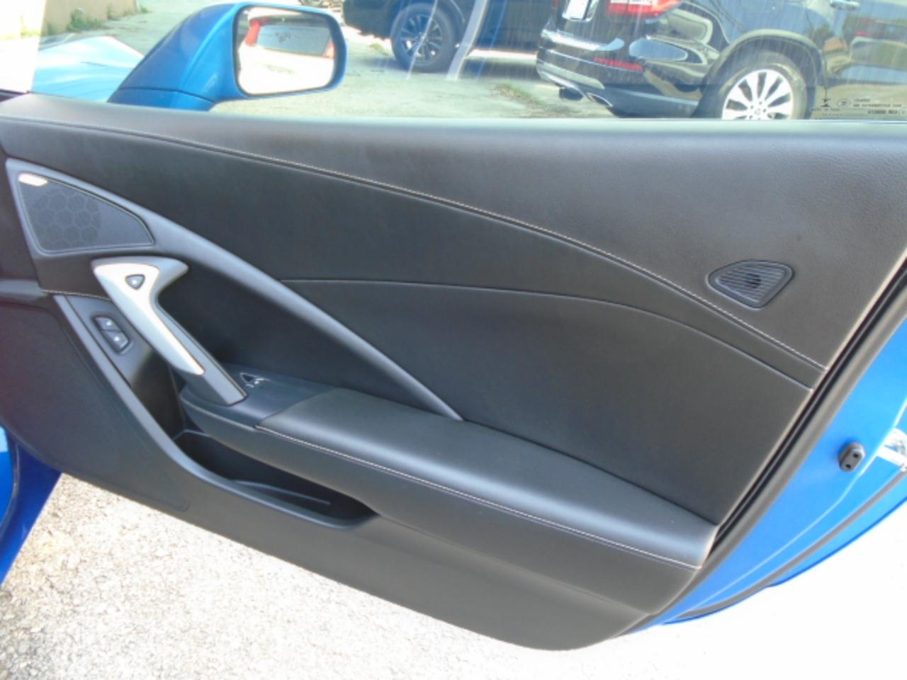 Chevrolet Corvette 2dr Stingray Conv w/2LT 2016