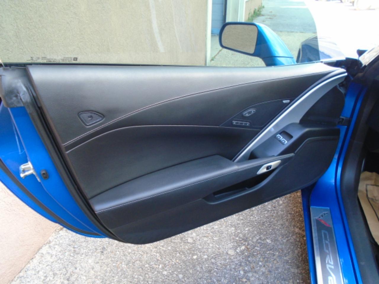 Chevrolet Corvette 2dr Stingray Conv w/2LT 2016