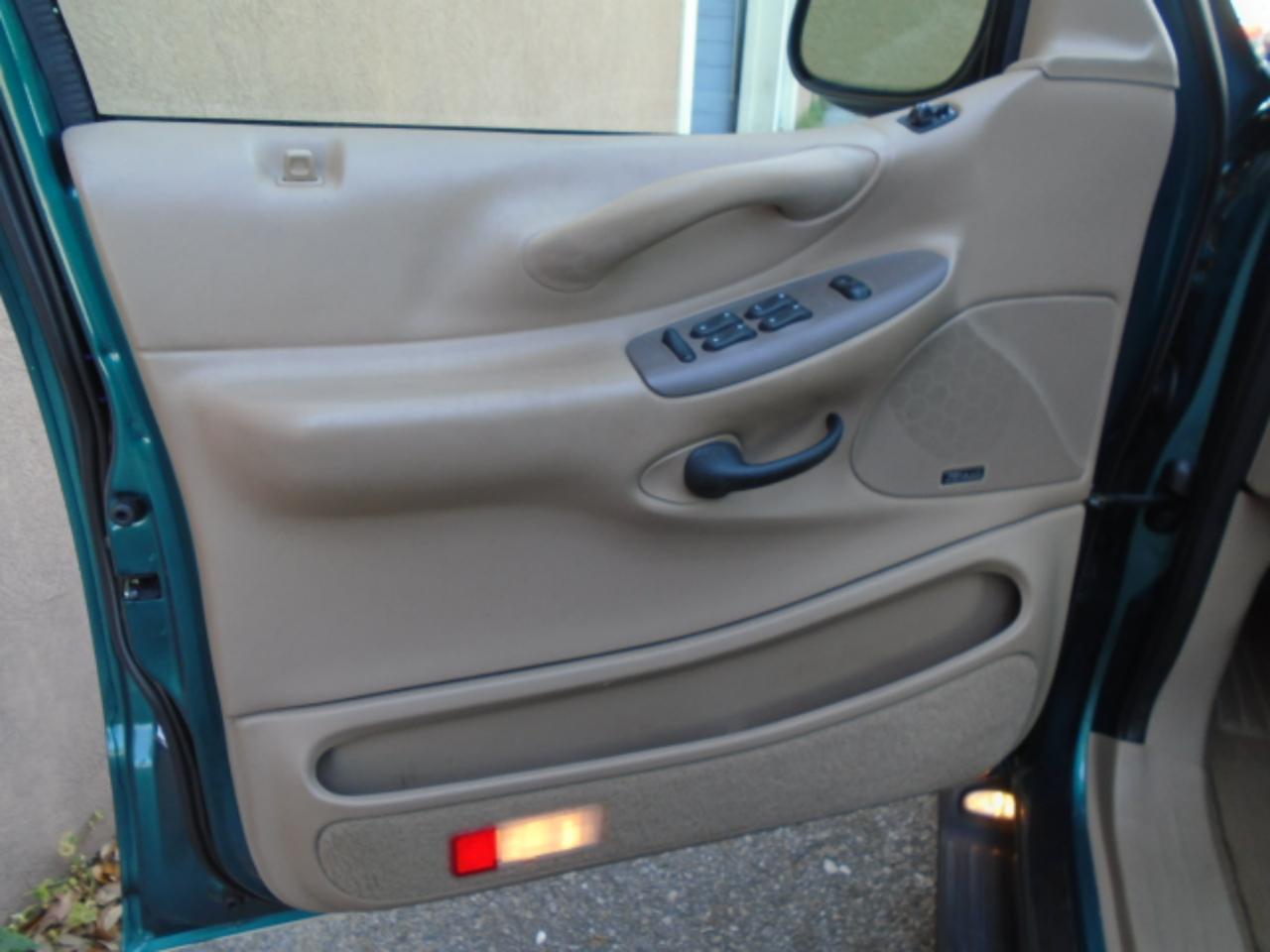 Ford Expedition 119" Eddie Bauer 1997