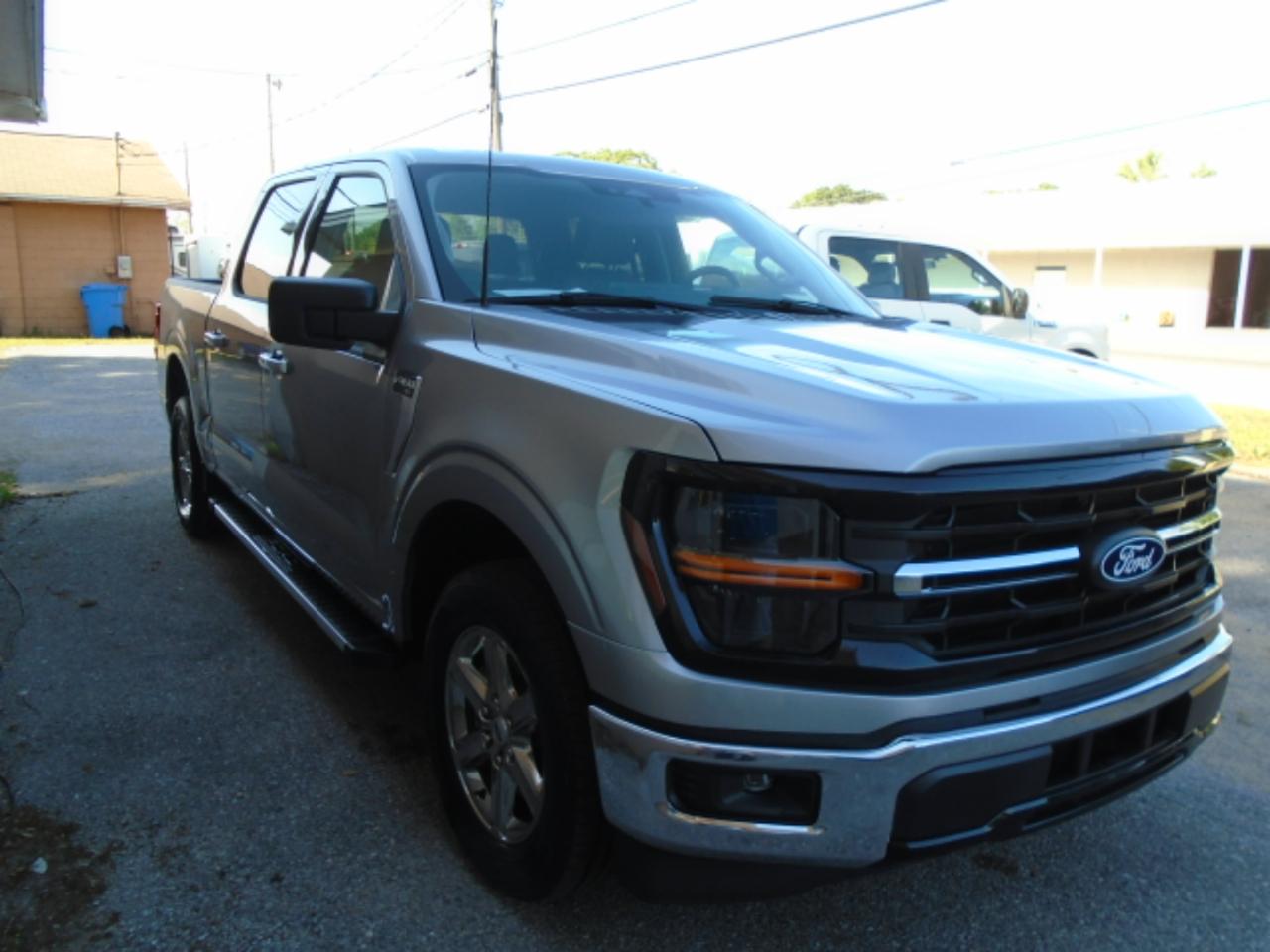 Ford F-150 XLT 2WD SuperCrew 5.5' Box 2025