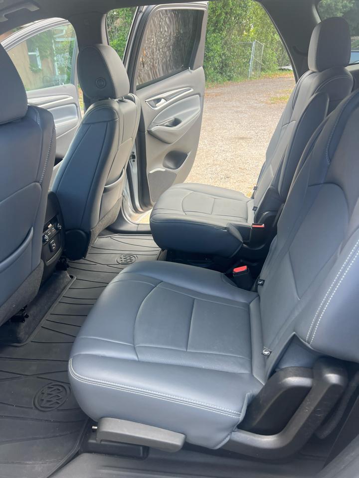 Buick Enclave FWD 4dr Essence 2022