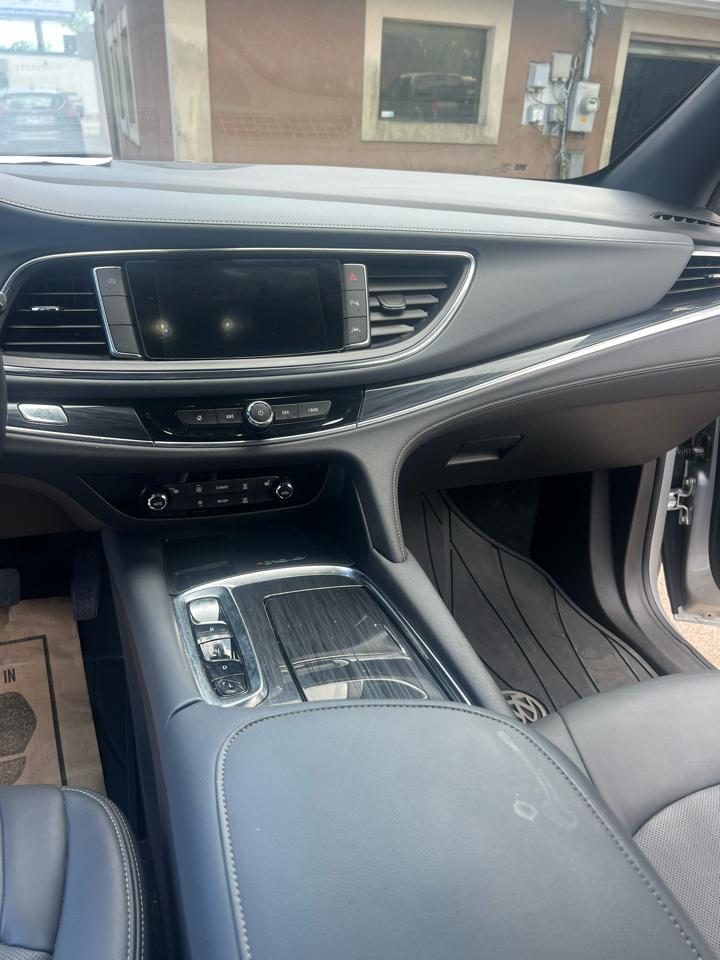 Buick Enclave FWD 4dr Essence 2022