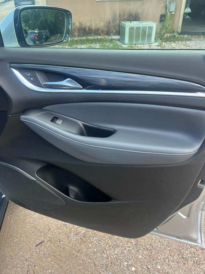 Buick Enclave FWD 4dr Essence 2022