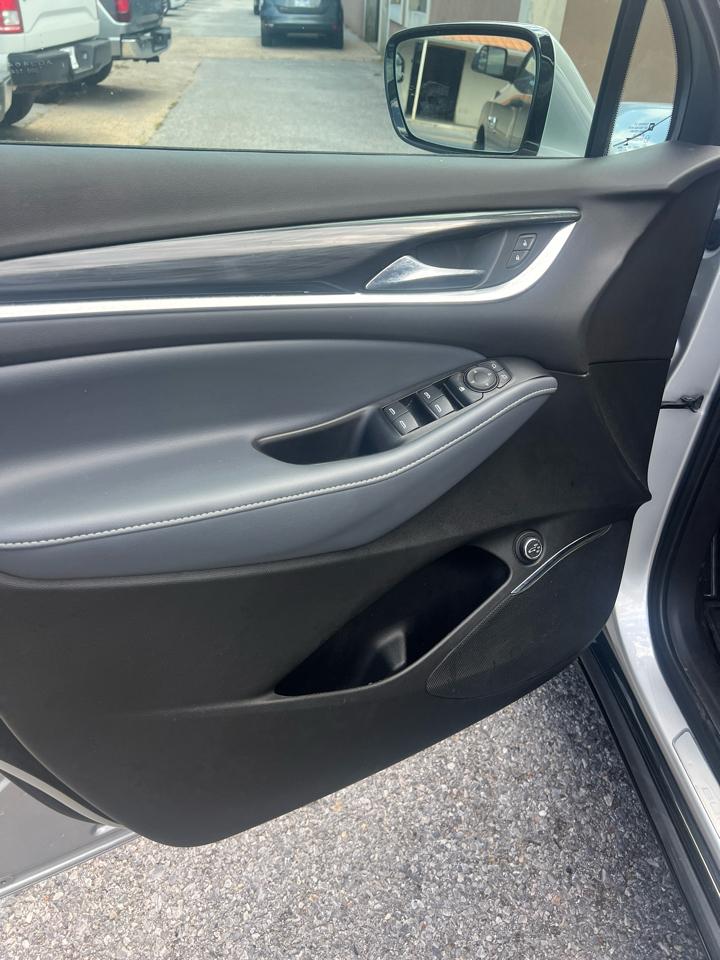 Buick Enclave FWD 4dr Essence 2022