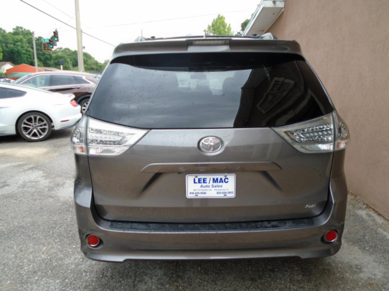 Toyota Sienna SE FWD 8-Passenger (Natl) 2019
