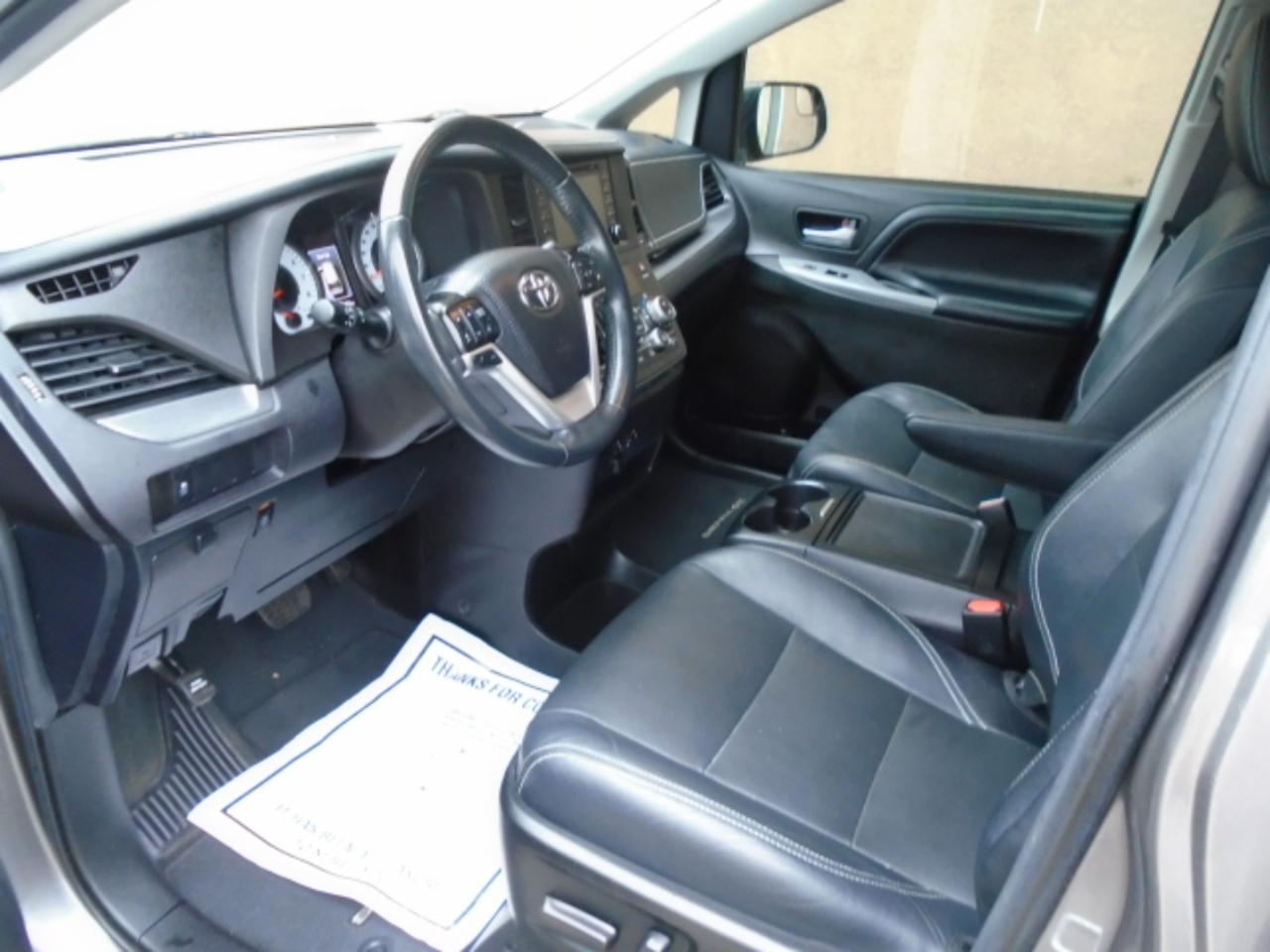 Toyota Sienna SE FWD 8-Passenger (Natl) 2019