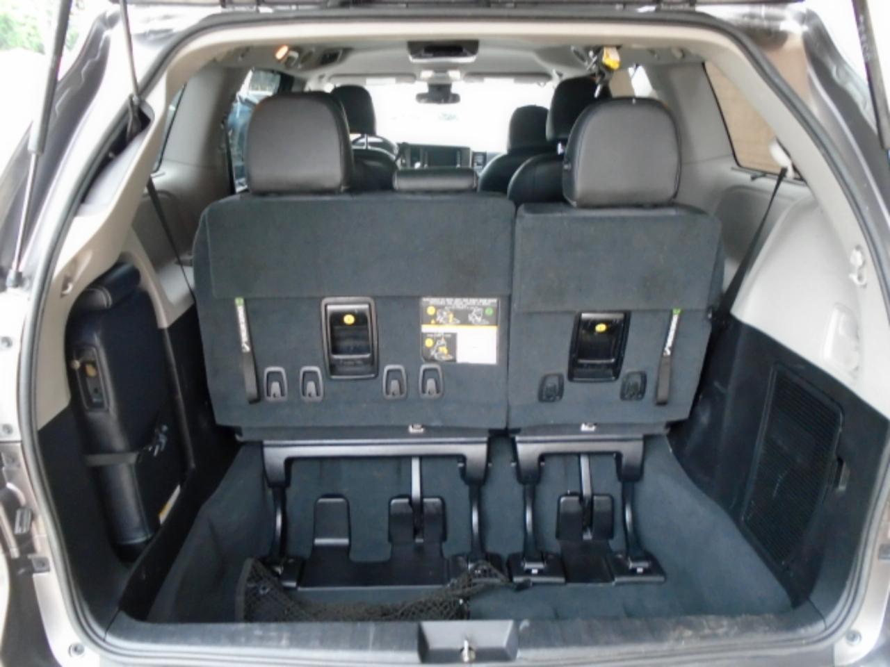 Toyota Sienna SE FWD 8-Passenger (Natl) 2019