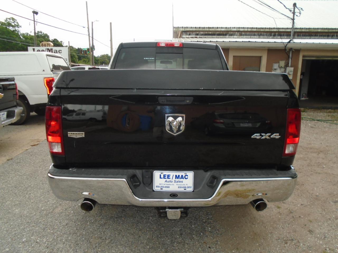 RAM 1500 4WD Crew Cab 140.5" Laramie 2012
