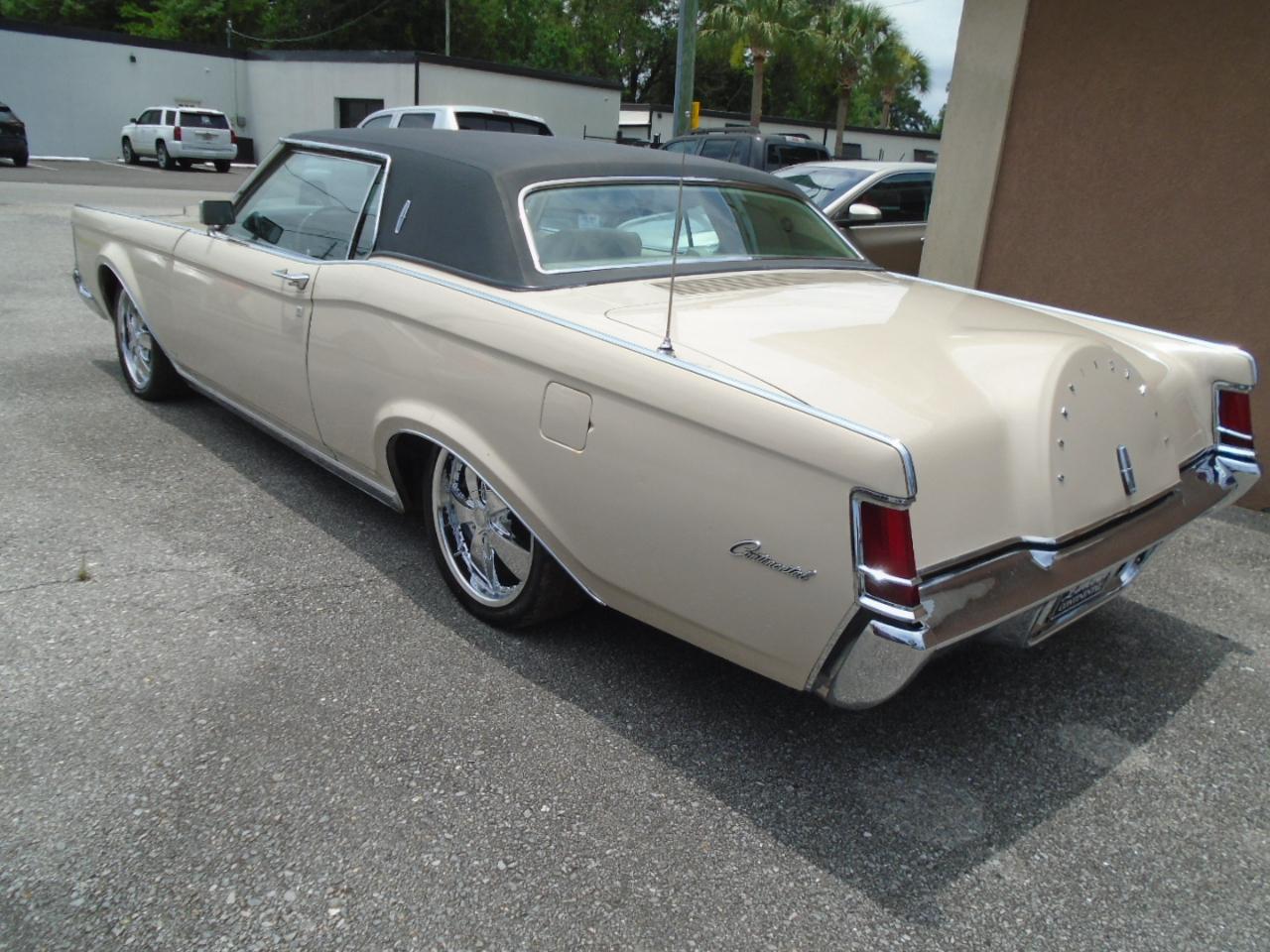 Lincoln Continental Mark III  1969