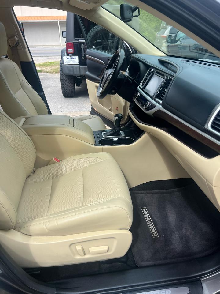 Toyota Highlander FWD 4dr V6 Limited (Natl) 2015