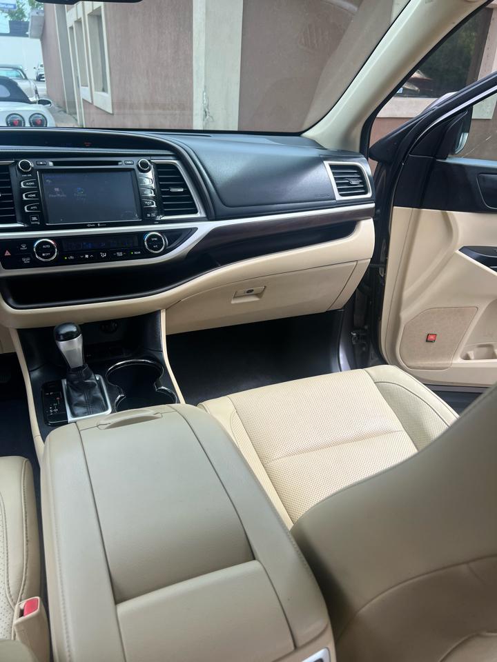 Toyota Highlander FWD 4dr V6 Limited (Natl) 2015