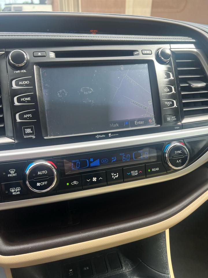 Toyota Highlander FWD 4dr V6 Limited (Natl) 2015