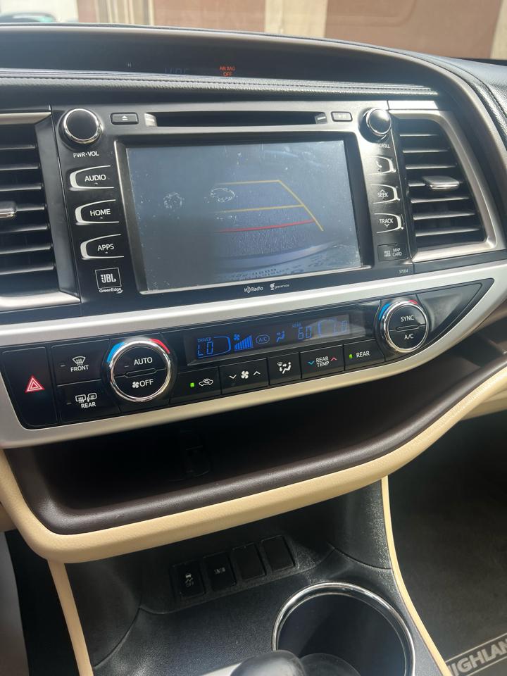 Toyota Highlander FWD 4dr V6 Limited (Natl) 2015