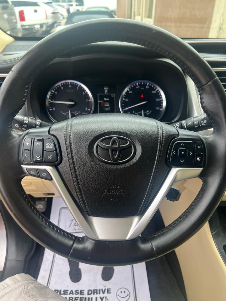 Toyota Highlander FWD 4dr V6 Limited (Natl) 2015