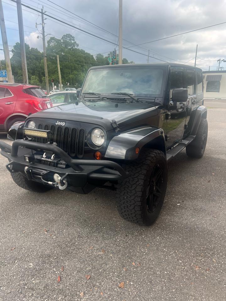 Jeep Wrangler Unlimited 4WD 4dr Sahara 2013