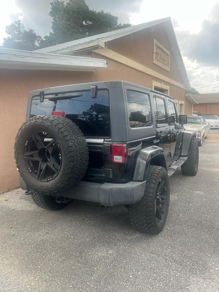 Jeep Wrangler Unlimited 4WD 4dr Sahara 2013