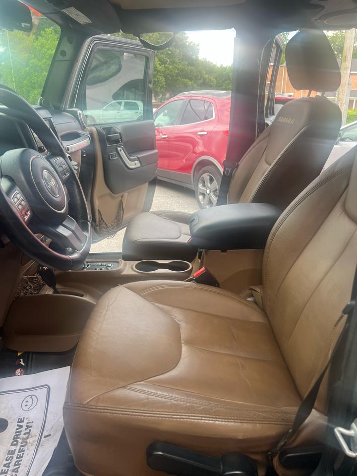 Jeep Wrangler Unlimited 4WD 4dr Sahara 2013