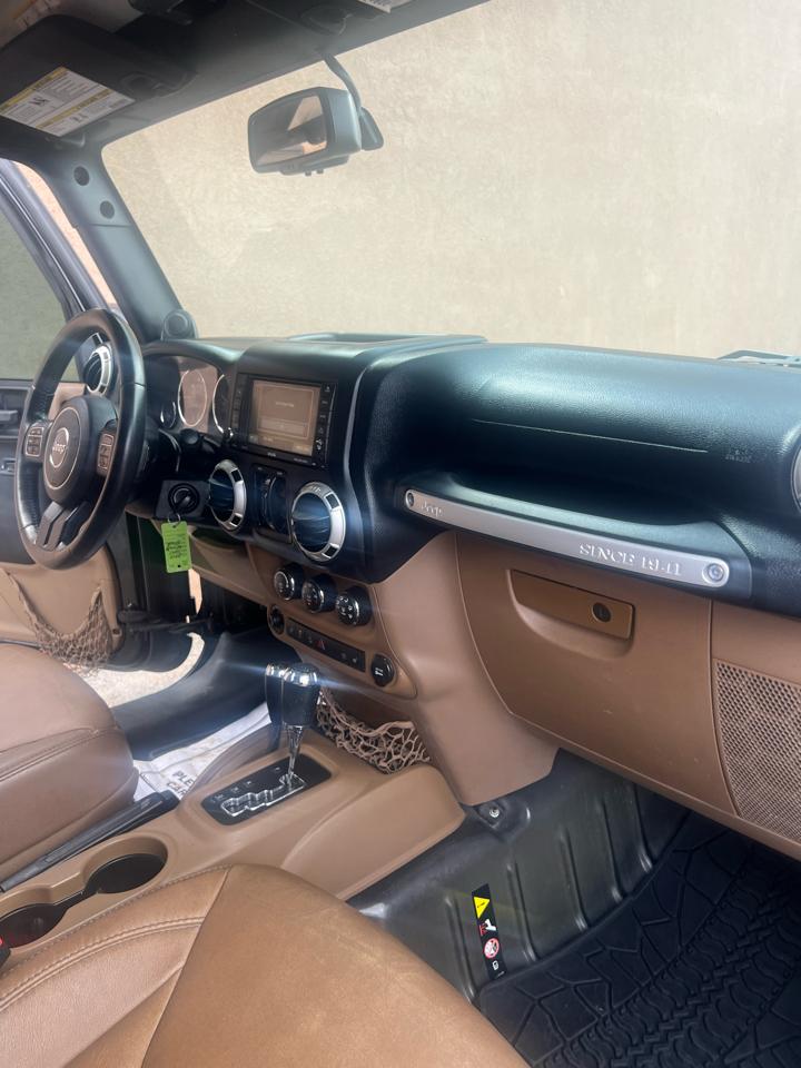Jeep Wrangler Unlimited 4WD 4dr Sahara 2013
