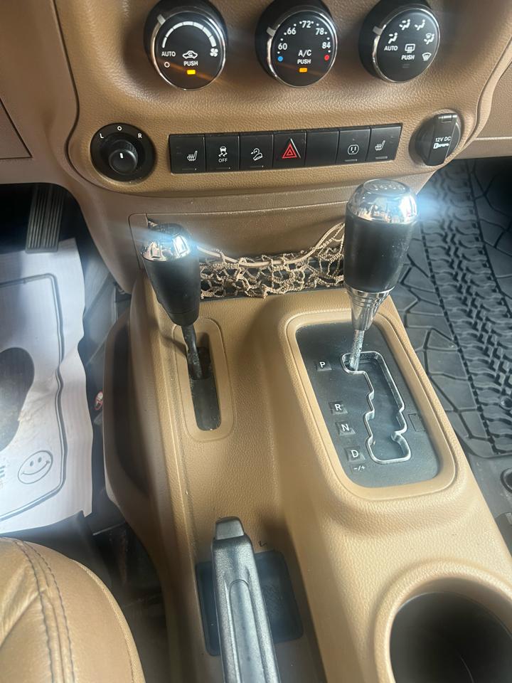 Jeep Wrangler Unlimited 4WD 4dr Sahara 2013