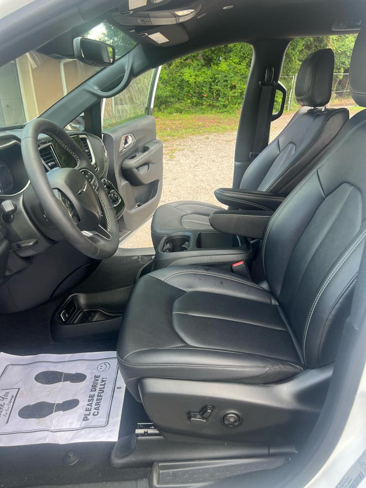 Chrysler Pacifica Select FWD 2026