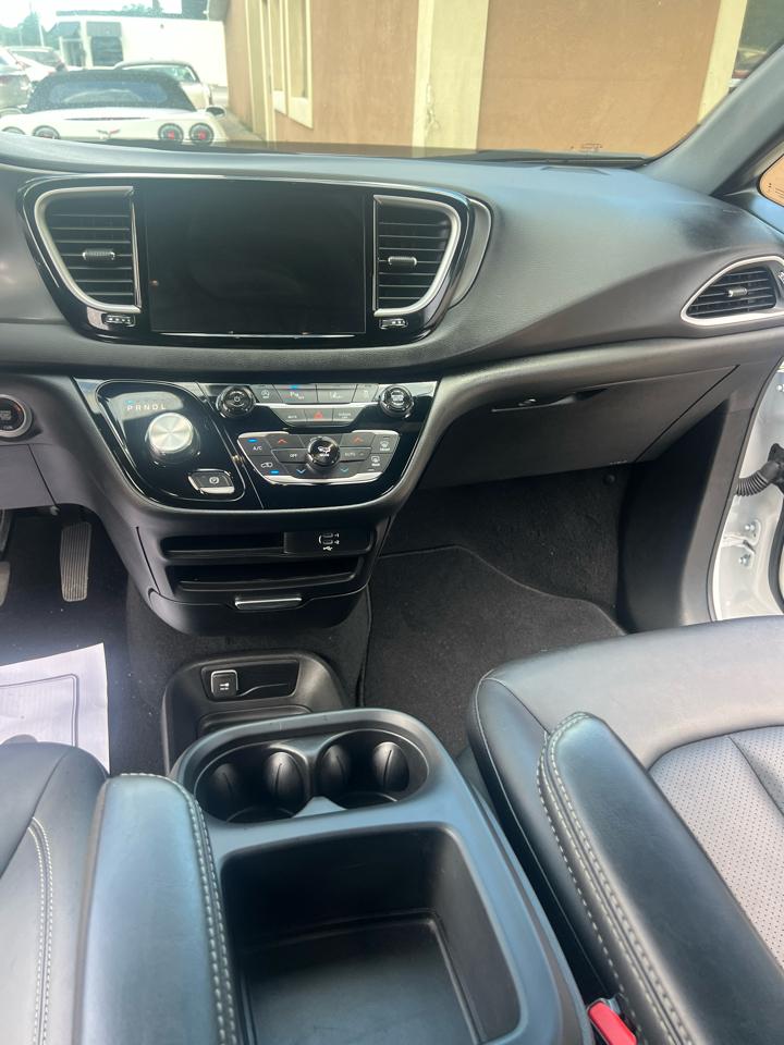Chrysler Pacifica Select FWD 2026