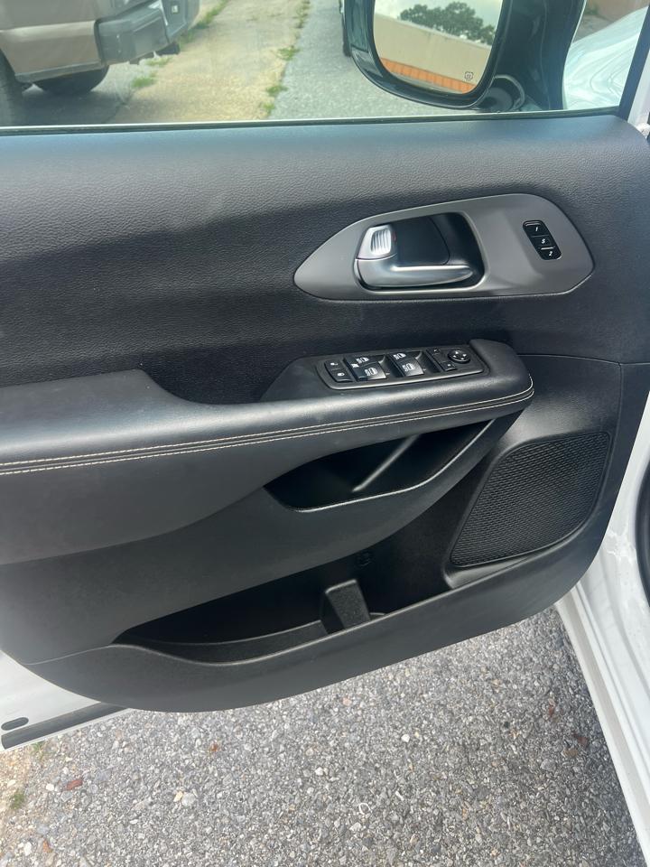 Chrysler Pacifica Select FWD 2026