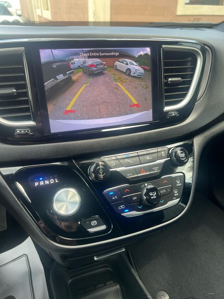 Chrysler Pacifica Select FWD 2026