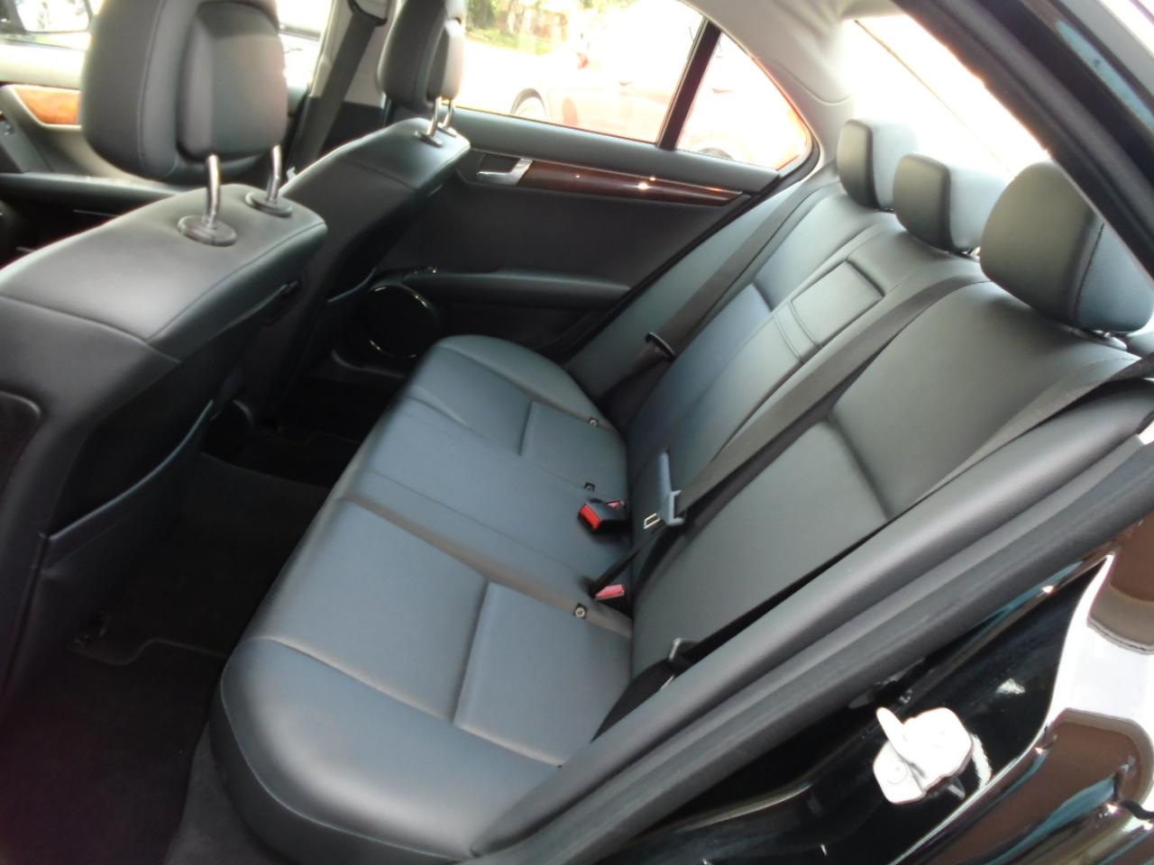 Mercedes-Benz C-Class 4dr Sdn 3.0L Luxury RWD 2008