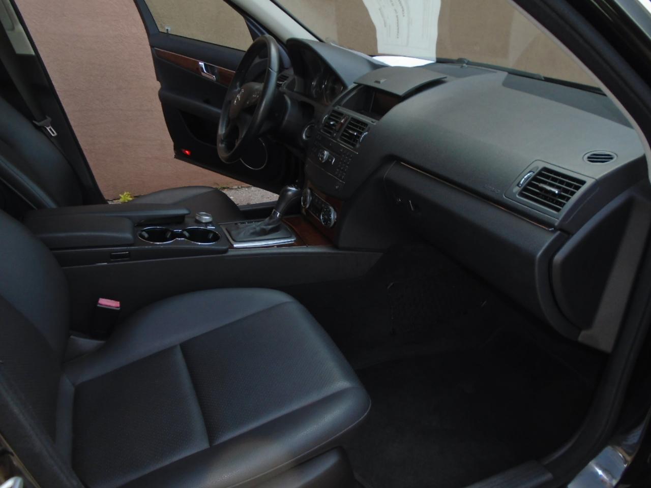 Mercedes-Benz C-Class 4dr Sdn 3.0L Luxury RWD 2008