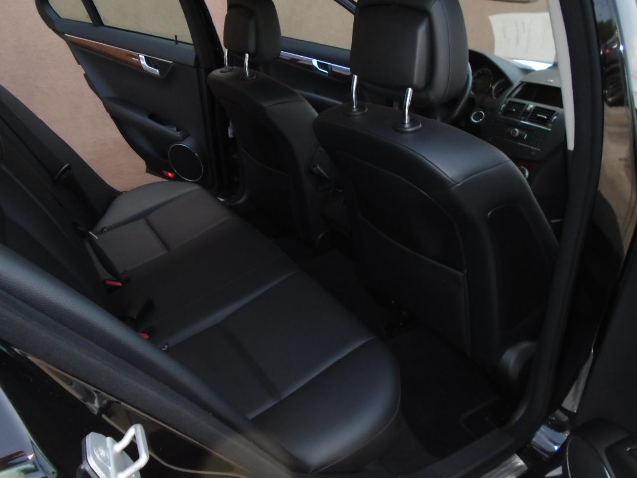 Mercedes-Benz C-Class 4dr Sdn 3.0L Luxury RWD 2008