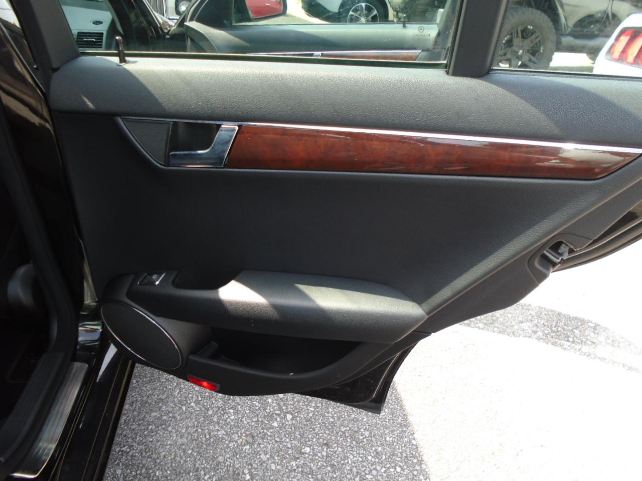 Mercedes-Benz C-Class 4dr Sdn 3.0L Luxury RWD 2008