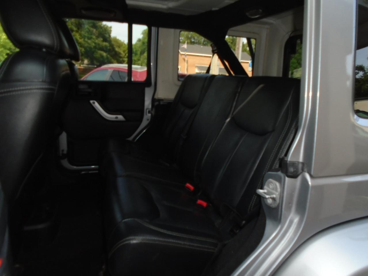Jeep Wrangler Unlimited 4WD 4dr Rubicon 2014