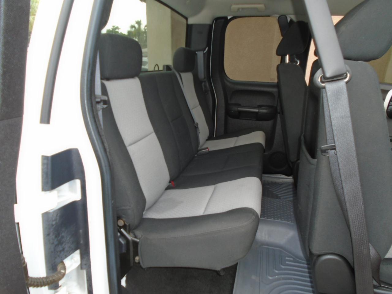 Chevrolet Silverado 1500 2WD Ext Cab 143.5" LS 2009