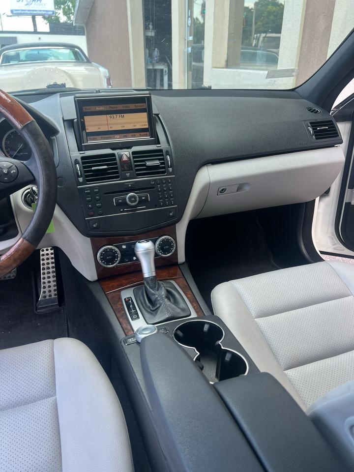 Mercedes-Benz C-Class 4dr Sdn 3.0L Sport RWD 2009