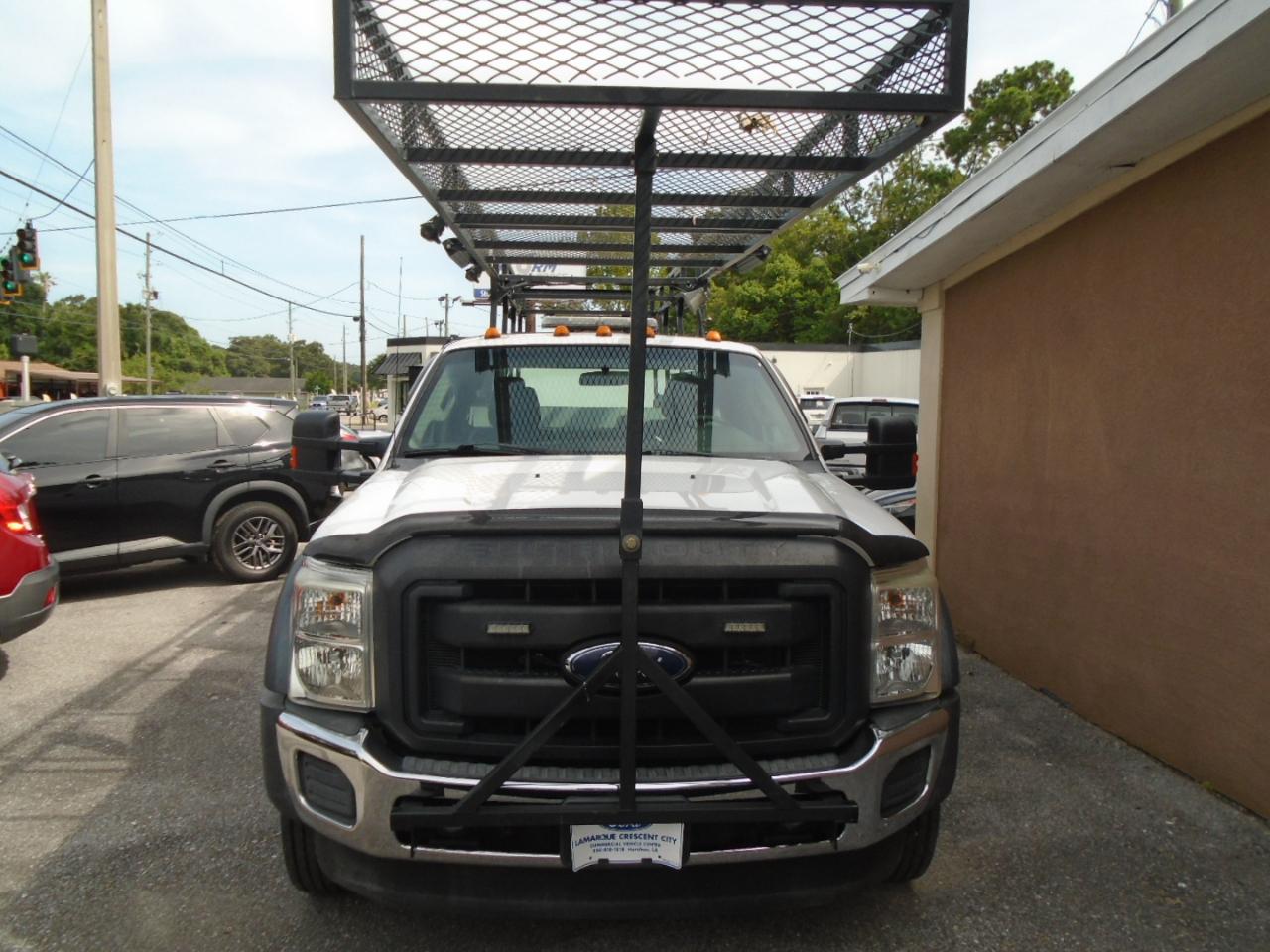 Ford Super Duty F-550 DRW 4WD SuperCab 186" WB 84" CA XL 2016