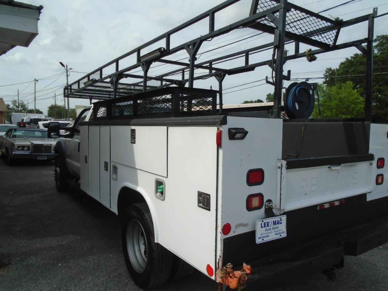 Ford Super Duty F-550 DRW 4WD SuperCab 186" WB 84" CA XL 2016