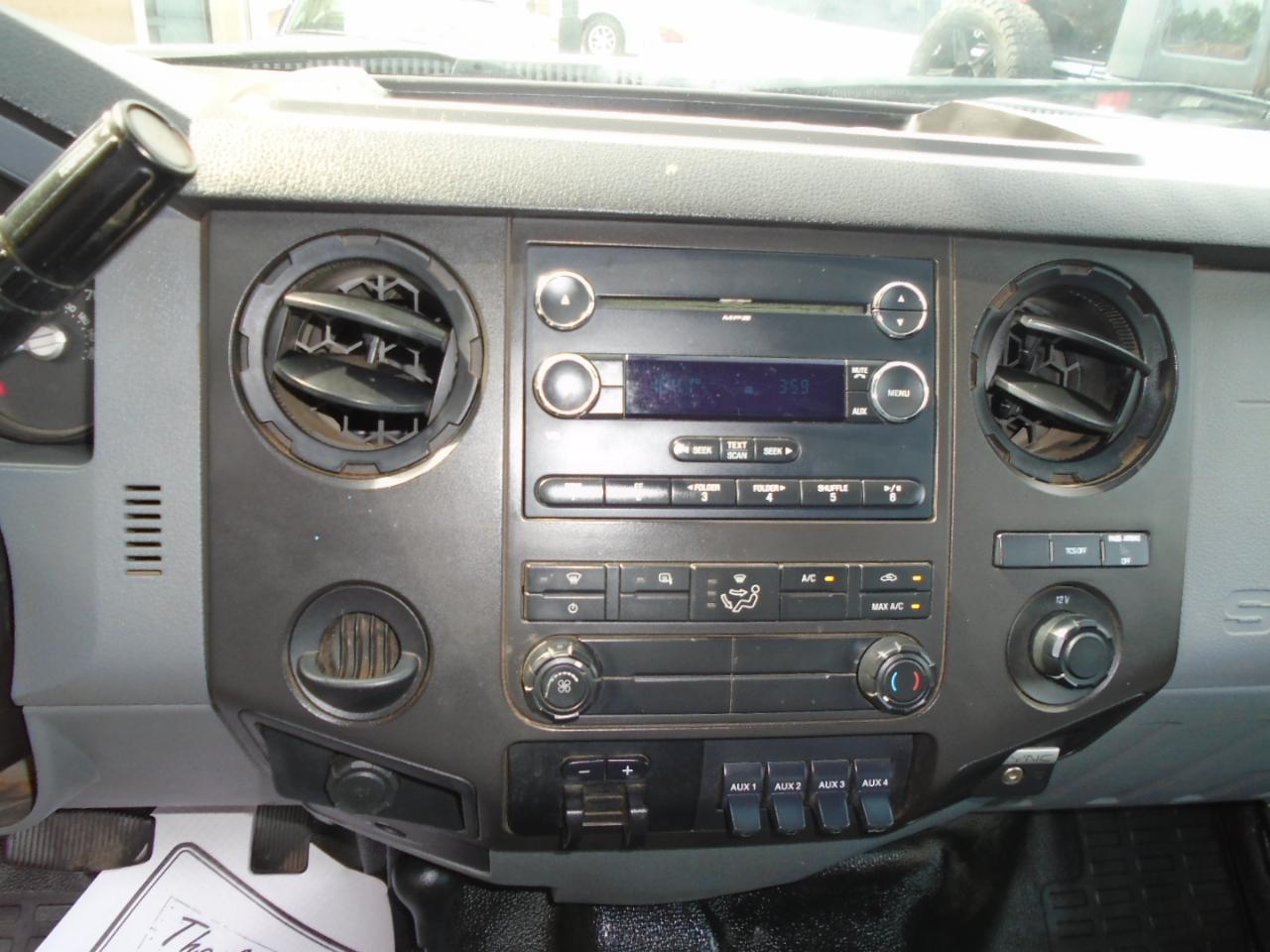Ford Super Duty F-550 DRW 4WD SuperCab 186" WB 84" CA XL 2016