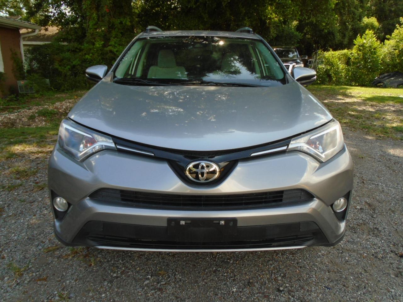 Toyota RAV4 XLE 4D SUV FWD 2018