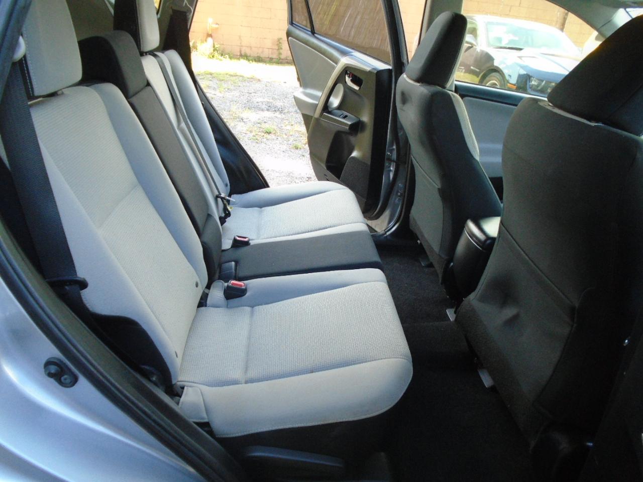 Toyota RAV4 XLE 4D SUV FWD 2018