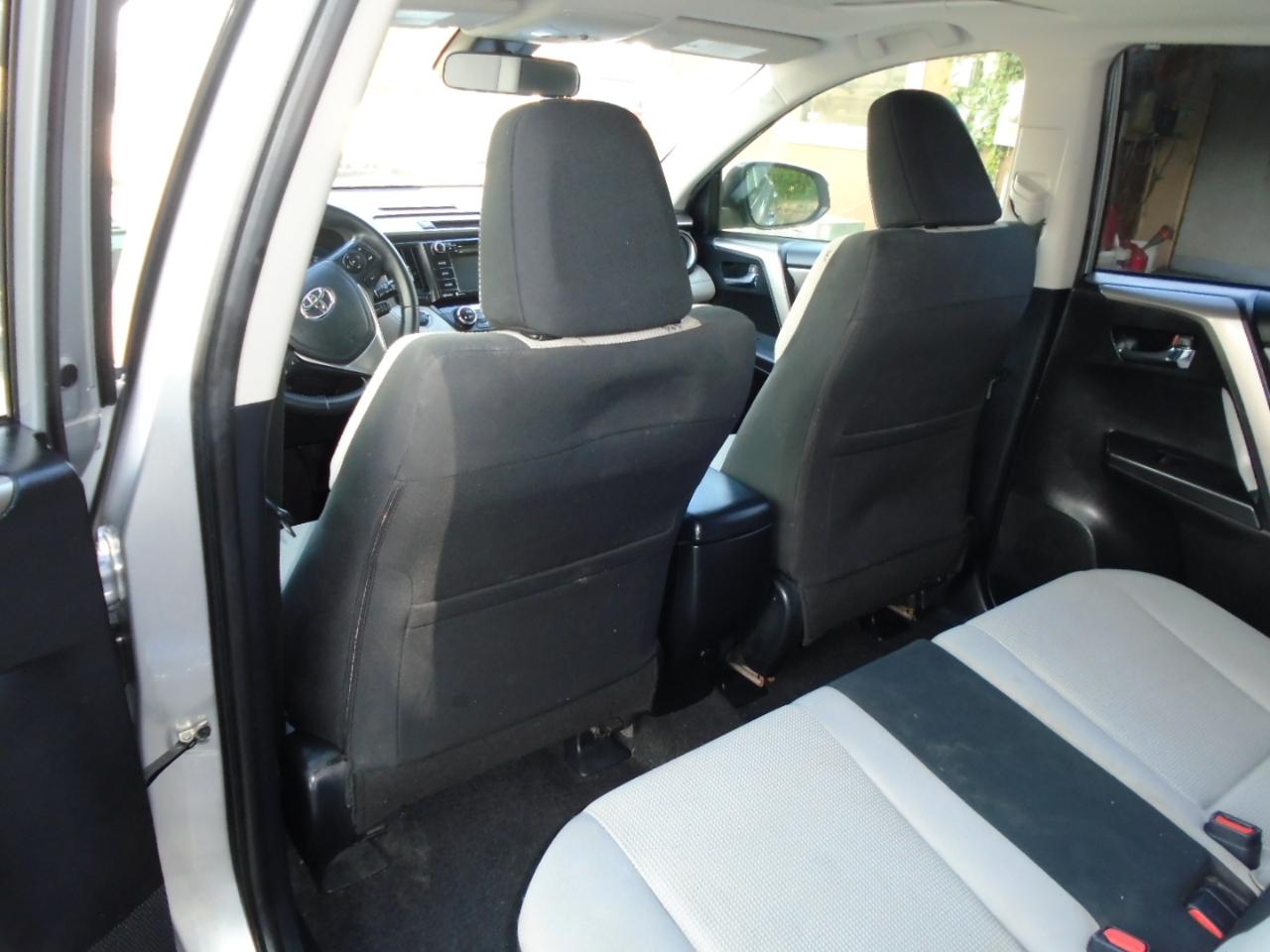 Toyota RAV4 XLE 4D SUV FWD 2018