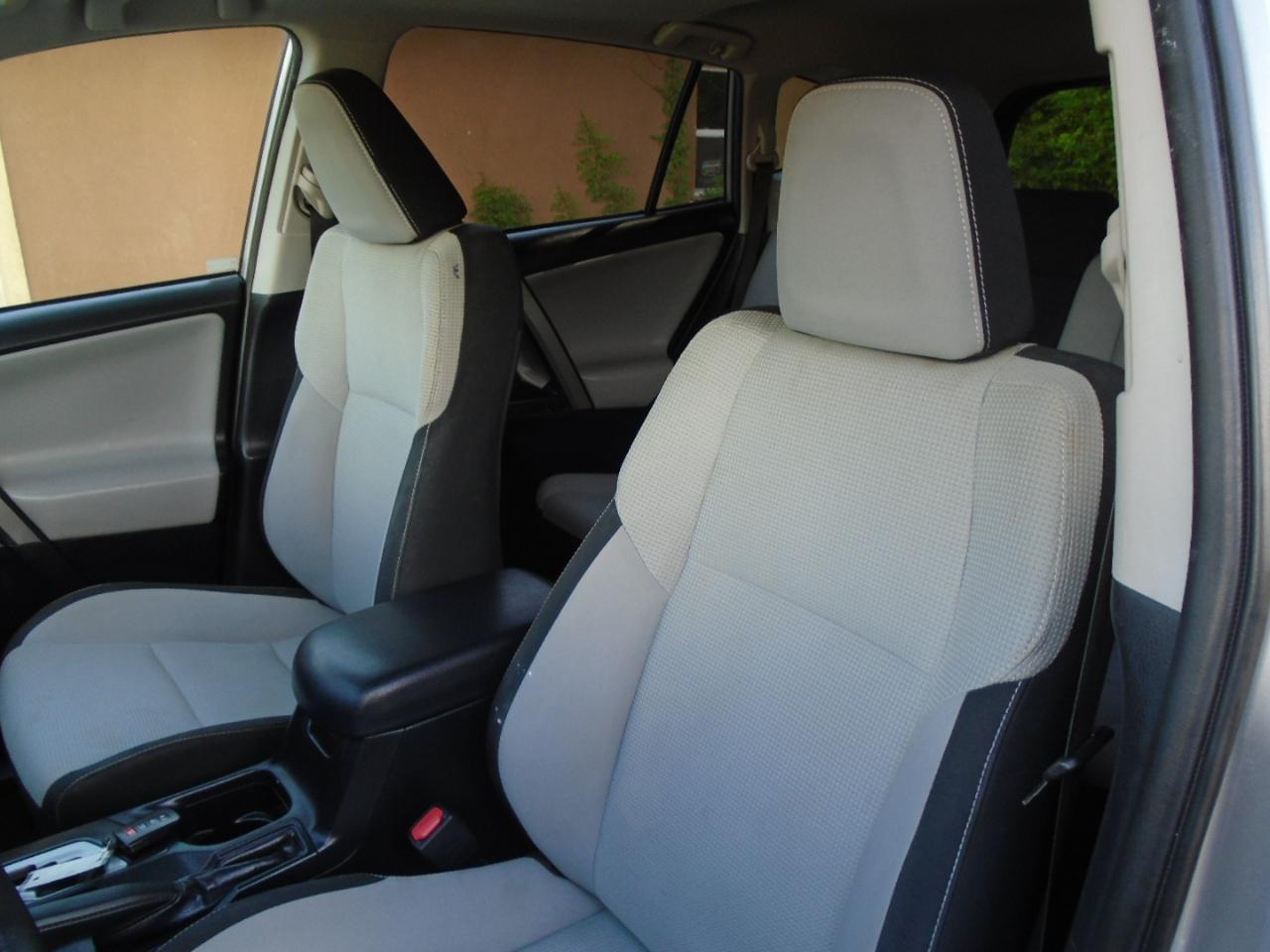 Toyota RAV4 XLE 4D SUV FWD 2018