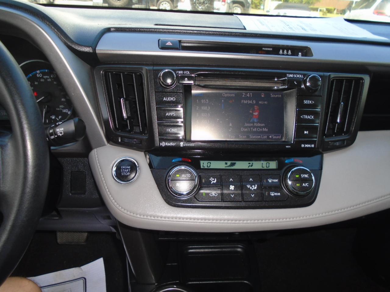 Toyota RAV4 XLE 4D SUV FWD 2018