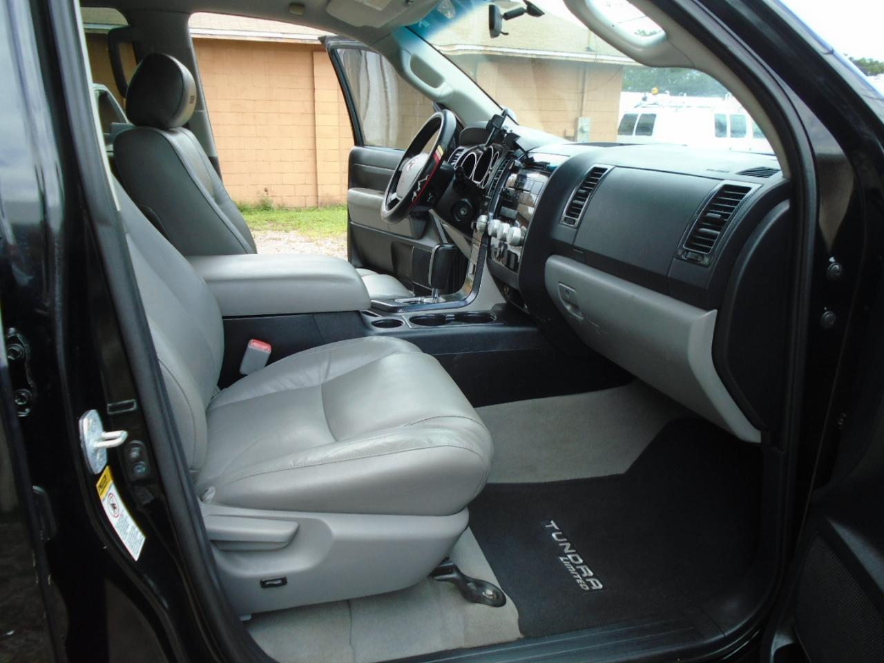 Toyota Tundra 2WD CrewMax 145.7" 5.7L SR5 (Natl) 2007