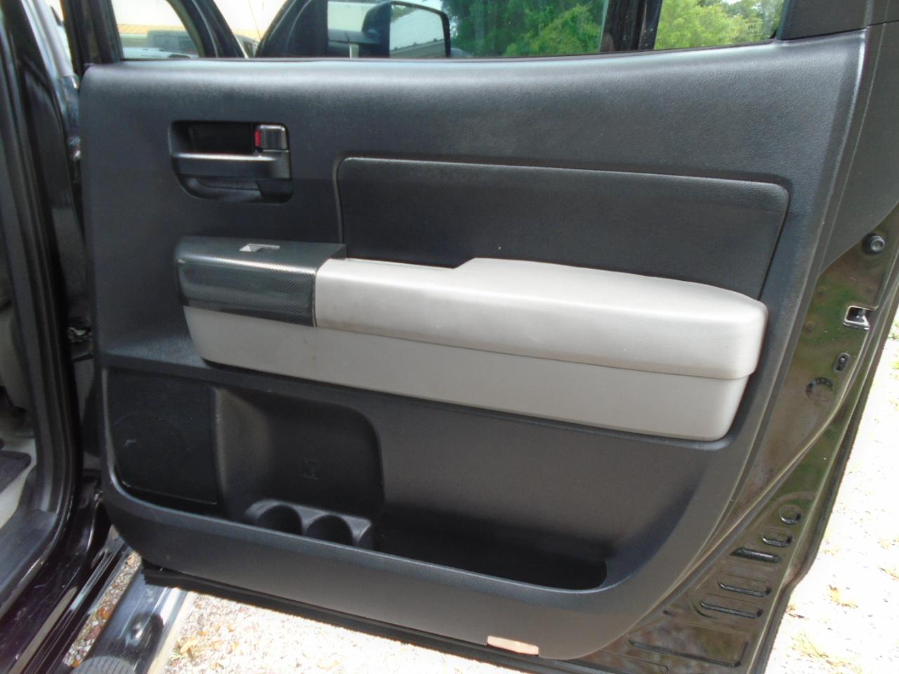 Toyota Tundra 2WD CrewMax 145.7" 5.7L SR5 (Natl) 2007
